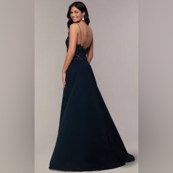 NWT Beautiful V-Neck Embroidered Bodice Chiffon Prom Dress Long Gown, Navy, Sz 4 - Picture 2 of 12